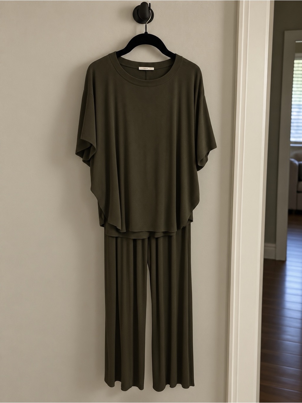 Zenana Women's Olive Green Two-Piece Relaxed Lounge Set - Picture 2 of 3